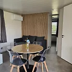 Pour 5 Personnes Dans Un Parc Résidentiel Pour Des Reposantes En Famille Apartamento *