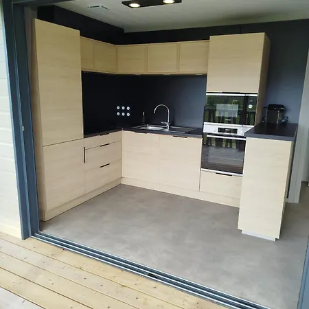 Agreable Pour 5 Personnes Dans Un Parc Residentiel Pour Des Reposantes En Famille *
