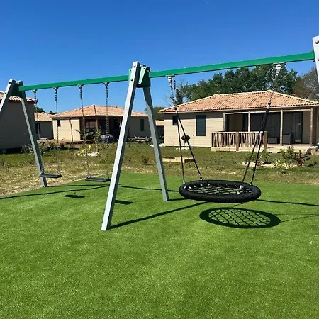 شقة Agreable Pour 5 Personnes Dans Un Parc Residentiel Pour Des Reposantes En Famille Saubrigues
