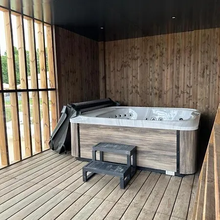 Agreable Pour 5 Personnes Dans Un Parc Residentiel Pour Des Reposantes En Famille Apartment *