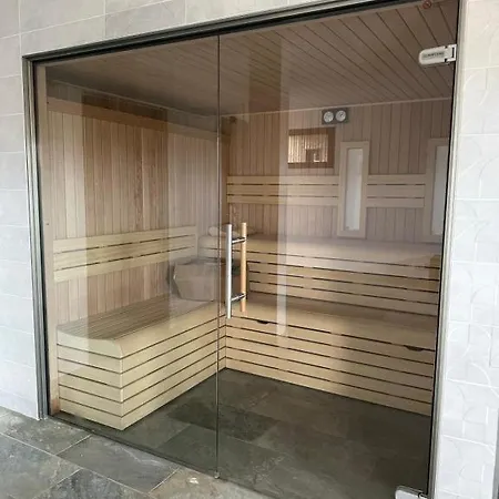 Agreable Pour 5 Personnes Dans Un Parc Residentiel Pour Des Reposantes En Famille * Saubrigues