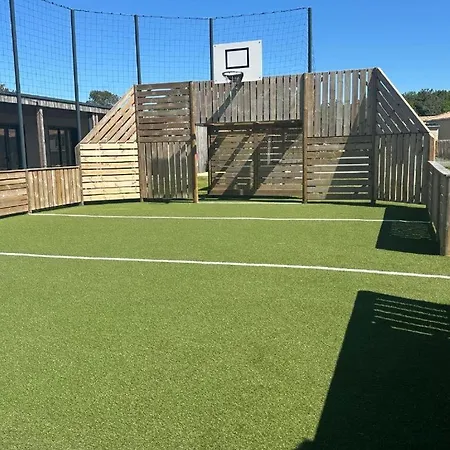 Agreable Pour 5 Personnes Dans Un Parc Residentiel Pour Des Reposantes En Famille شقة
