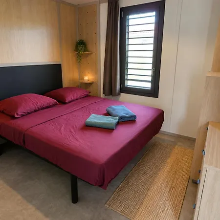 Agreable Pour 5 Personnes Dans Un Parc Residentiel Pour Des Reposantes En Famille Apartment *