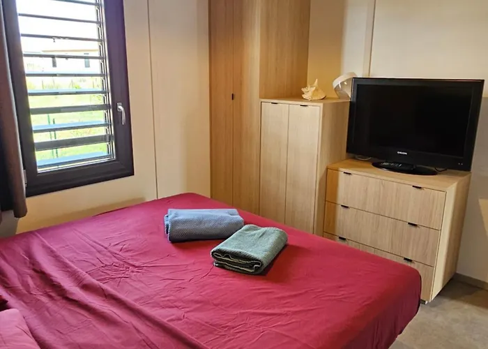 Agreable Pour 5 Personnes Dans Un Parc Residentiel Pour Des Reposantes En Famille Saubrigues