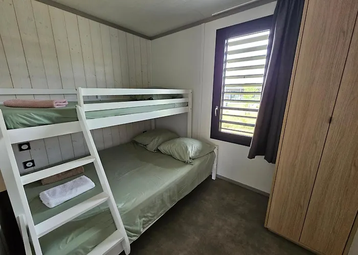 Apartment Agreable Pour 5 Personnes Dans Un Parc Residentiel Pour Des Reposantes En Famille Saubrigues