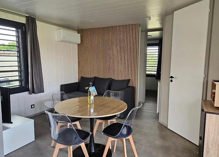 Agreable Pour 5 Personnes Dans Un Parc Residentiel Pour Des Reposantes En Famille Apartment *