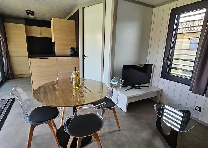 Agreable Pour 5 Personnes Dans Un Parc Residentiel Pour Des Reposantes En Famille Apartment Saubrigues